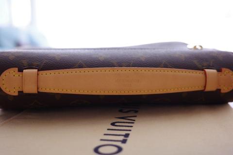 Louis Vuitton - Monogram Pochette Metis - 11