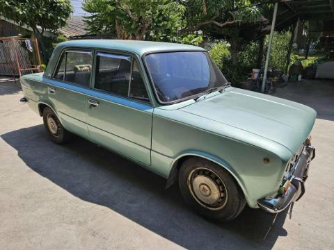 FIAT 124s