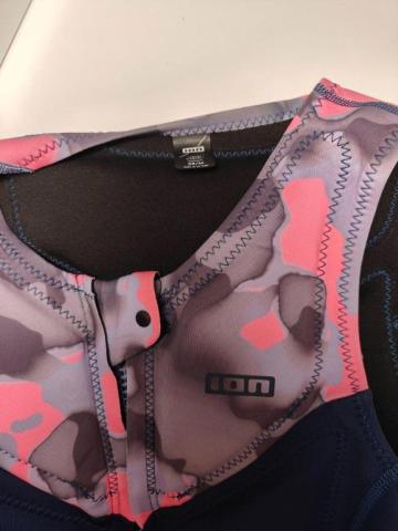 ION Ivy Vest Front Zip  Size M - 4